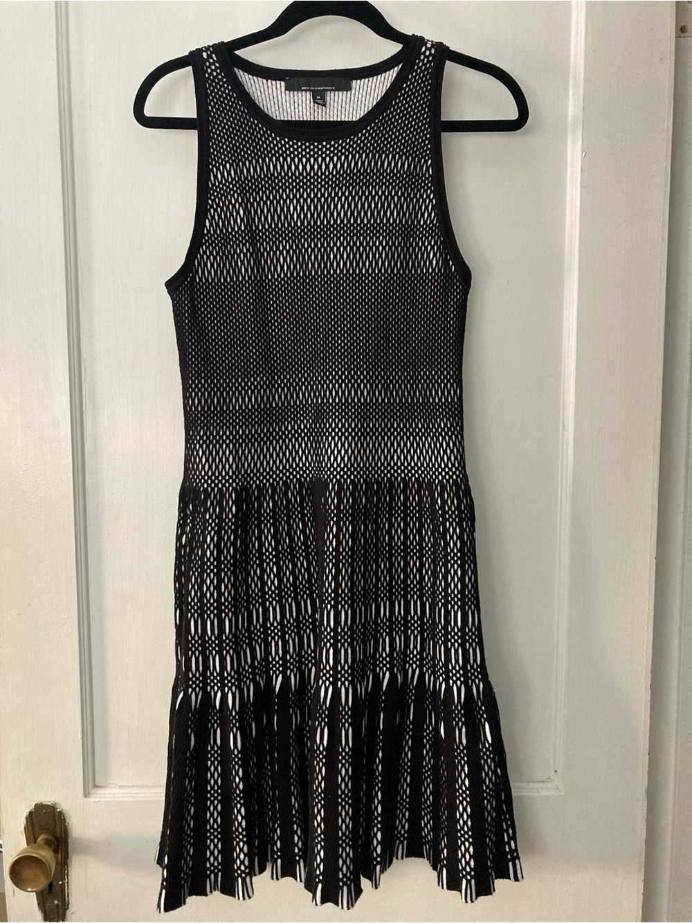 White House Black Market Black and White Cocktail Midi Dress Pleated Sz M